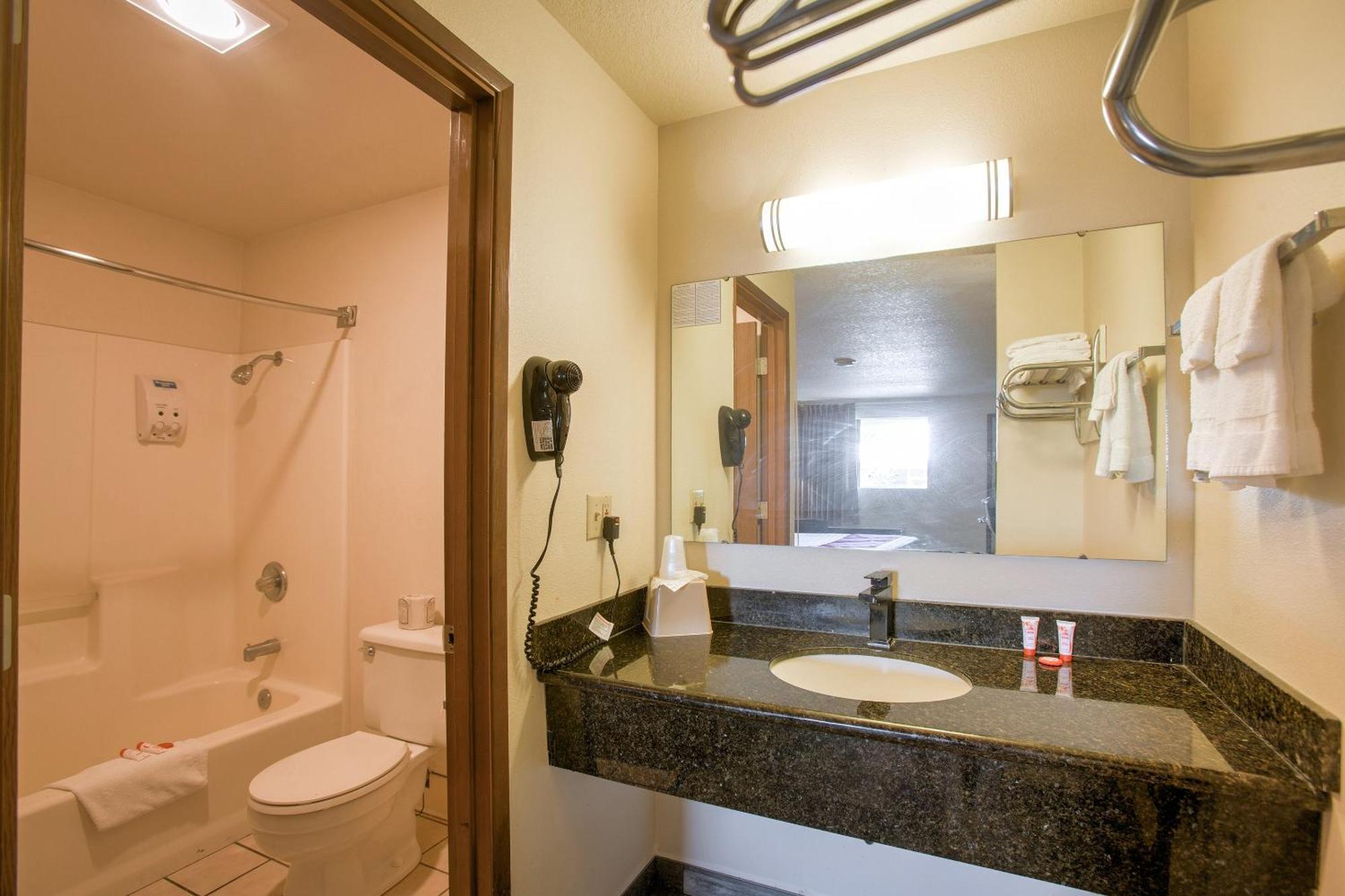 Oyo Woodland Hotel And Suites Luaran gambar