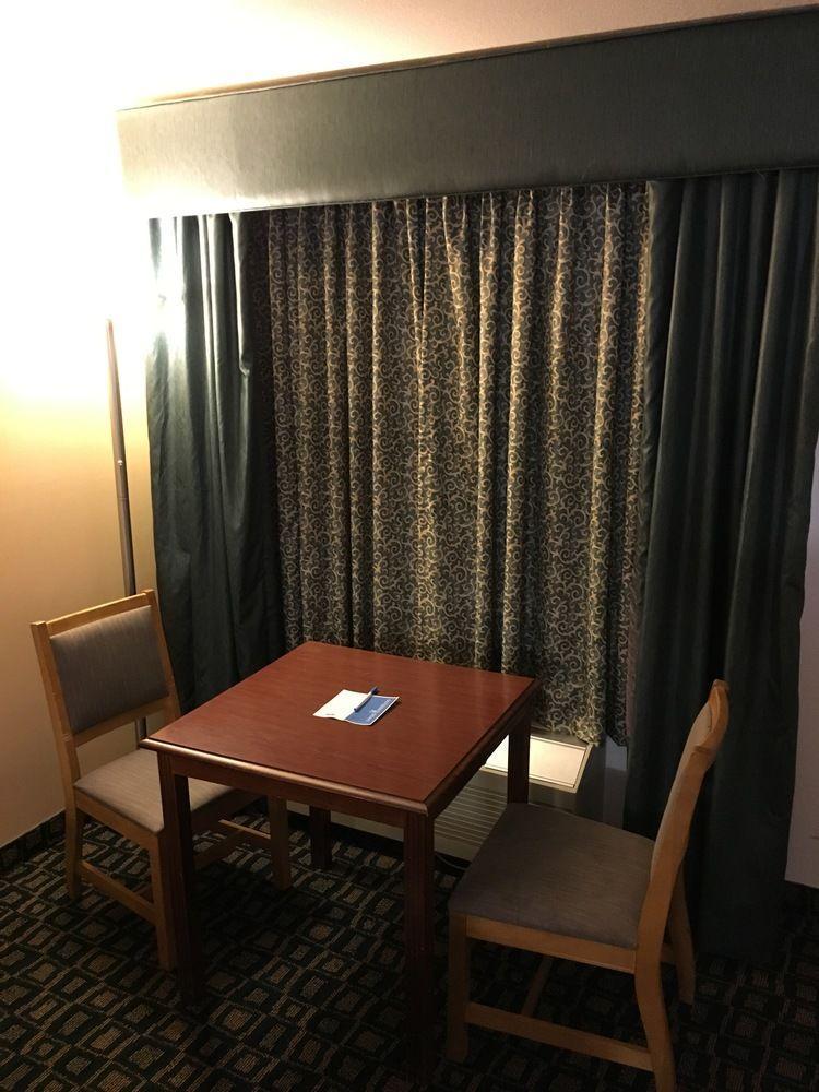 Oyo Woodland Hotel And Suites Luaran gambar